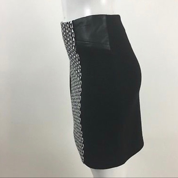 Club Monaco DARLA Knit Skirt Geometric Print - Picture 2 of 4